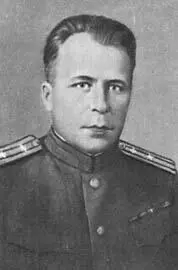 Е П Фомин фото 1945 г На окраине небольшого совхозного поселка в тени - фото 17