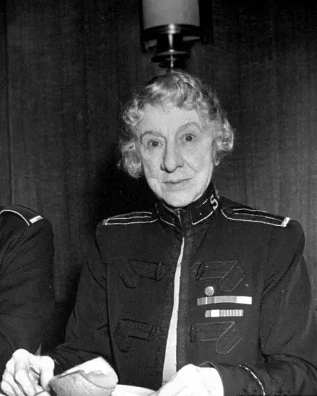 Евангелина Адамс Будущая предсказательница родилась 8 февраля 1868 года в - фото 49
