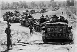 Нормандия 1944 г Британская танковая колонна возможно из состава 17й - фото 22