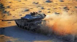 Боекомплект нарезной пушки L11A5 танка Челленджер1 включал боеприпасы - фото 130