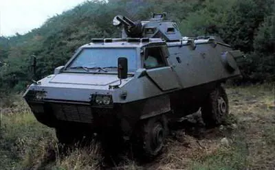 БТР ТМ 170 4x4 фирмы Тиссен машиненбау с опущенными броневыми крышками Он - фото 181