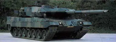Внизу Леопард2 модификации А6ЕХ имеет усиленную броневую защиту и - фото 328