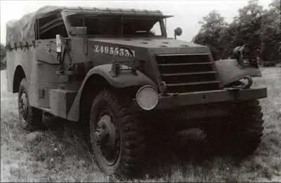 Легкий бронеавтомобиль М3А1 впервые сошел с конвейера в 1939 году Он имел - фото 43