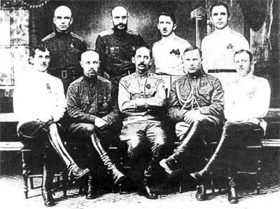 Командный состав ИжевскоВоткинской стрелковой бригады во главе с командиром - фото 34