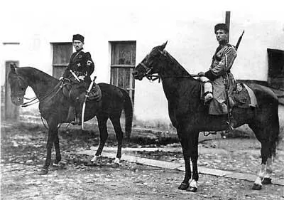 Генералмайор СН БулакБалахович 18831940 со своим ординарцем июль - фото 35