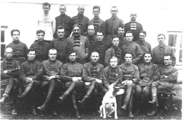 Стандартная форма РККА после 1921 г Сперва по мере создания РККА на основе - фото 10