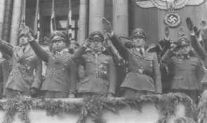 Парад 18 июля 1943 г Второй справа Вехтер Бизанц со своей стороны привлек - фото 10