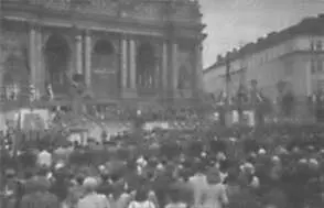 Парад 18 июля 1943 г перед Львовской оперой Общий вид площади Проводить - фото 22