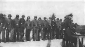 Учебные стрельбы Август сентябрь 1943 г Немецкие офицеры могли быть - фото 39