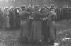 Присяга учебного батальона СС особого назначения 29 августа 1943 г - фото 40