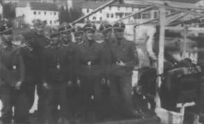 Будущие офицерыукраинцы 1944 г 5 сентября 1944 г Юттнер издал приказ о - фото 89
