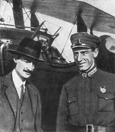 Анри Барбюс и начальник ВВС СССР ПИБаранов 1928 год Нерасчетным для него - фото 17