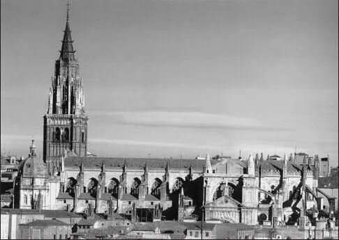 Архиепископский собор Строительство собора велось около двухсот пятидесяти лет - фото 67