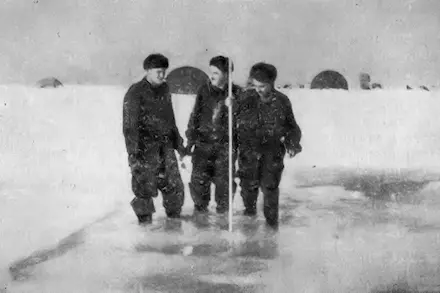 Рис 68 Снежница на льдине советской дрейфующей станции СП3 Летняя тундра - фото 76