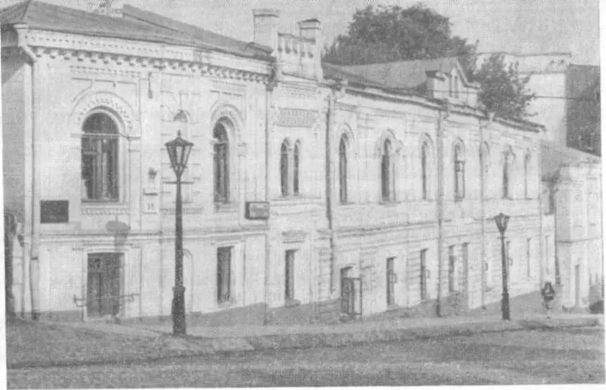 Андреевский спуск 37 Здесь указывает Л М Яновская в 19131916 гг снимали - фото 33