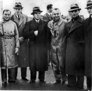 Группа советских специалистов на встрече с немецким конструктором Мессершмиттом - фото 24