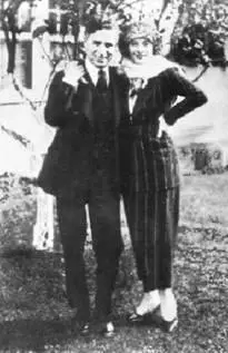 На фото Чальз Спенсер Чаплин и Анна Павлова Анна Павлова умерла 23 января 1931 - фото 35