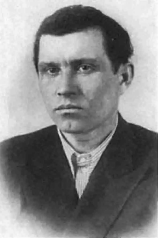 Старшина Л С Горбунов Разведчик Сергей Усачев 1945 г Разведчик А Д - фото 11