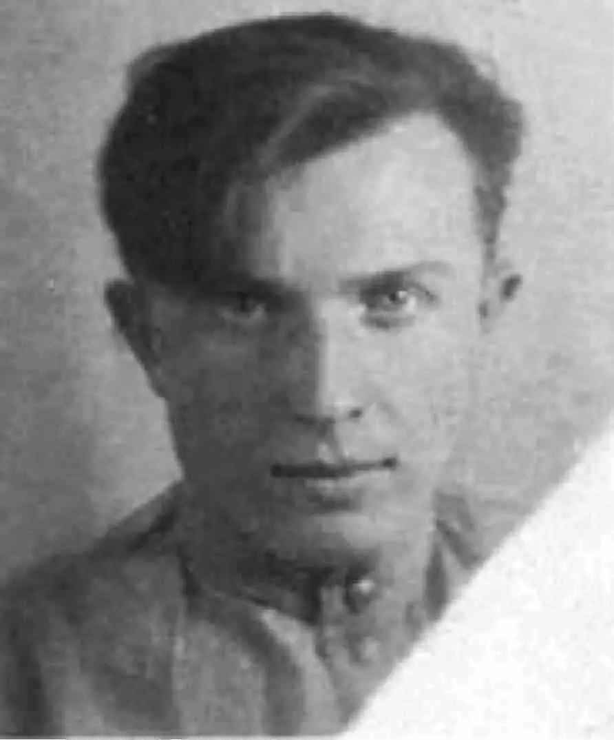 Разведчик Сергей Усачев 1945 г Разведчик А Д Пчелинцев Снимок 1983 г - фото 12