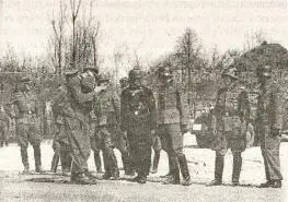 Один из эпизодов наградной церемонии 20 апреля 1943 года На 1 июля 1943 года в - фото 83