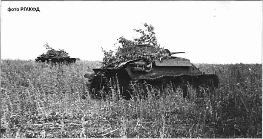 Советские танки Т70 колонны Революционная Монголия 112 тбр выдвигаются - фото 59