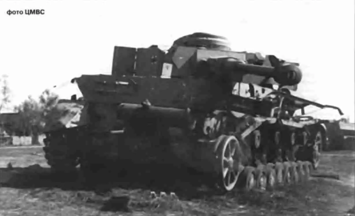 Танк PzKpfw IV Ausf Н подорванный немецкими войсками при отступлении - фото 108