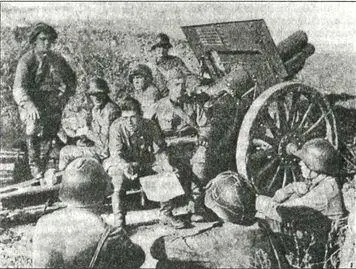 Политрук проводит политинформацию Район р ХалхинГол Июль 1939 г Советские - фото 94