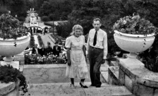 Евгения Феоктистовна и Петр Федорович Слоневские Железноводск 1947 г Но - фото 69