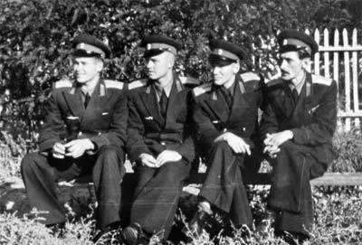 Ю Савельев В Вишневский К Камплеев В Кузнецов 1956 г В какойто - фото 80