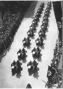 Имперский съезд 1936 года Берлин День памяти павших героев Митинг во дворе - фото 34