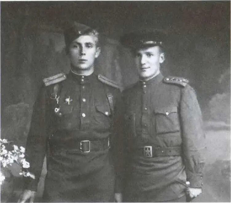 Г Сибиу 18944 г Рогачев Александр слева и Пантелеев Иван Комбат - фото 16