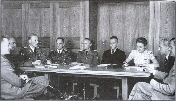 Р Гейдрих проводит оперативное совещание Прага 1941 год Глава - фото 7