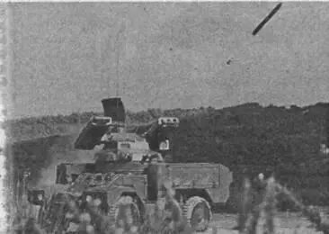 Комплекс SANTAL на шасси Panhard 6x6 РЛС Rodeo 2 может обнаруживать - фото 170