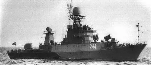 Пушечное вооружение 1 76мм66 АУ АК176 1 6ствольная АУ калибра 30 мм65 АК - фото 219