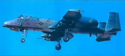 Самолет А10А заходит на посадку Выпущены шасси и крыльевая механизация - фото 170