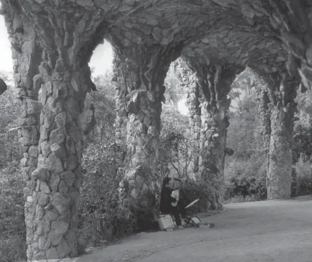 Антонио Гауди Галерея акведука Фрагмент Одна из выразительных особенностей - фото 43