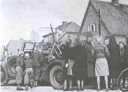 Батальон автоматчиков на отдыхе в Ютландии 9 апреля 1940 г Здание в - фото 44