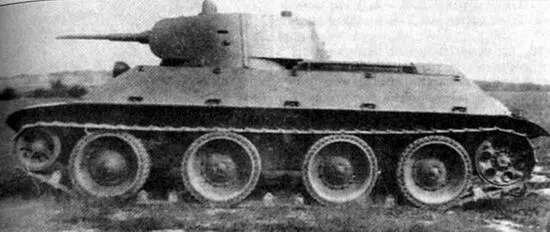 Советский автострадный танк А20 на гусеницах Танк А20 на колесах - фото 8