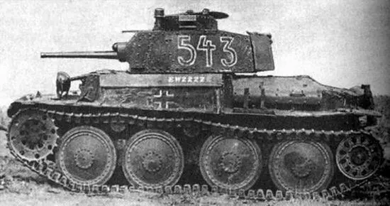 Лёгкий танк чешской постройки Pz38 t Средний танк PzIII Танк PzIV - фото 22