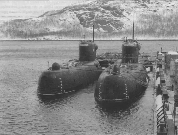 К22 и К35 пр 675МКВ на отстое пос Видяево зима 1997г Оставшиеся в - фото 42