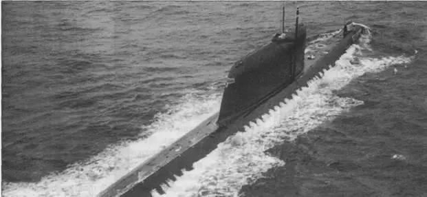 Одна из АПЛ пр 658 СФ в море Внешний вид АПЛ КС19 вверху и К33 в период - фото 9