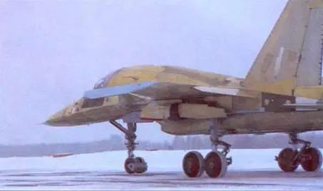 Су34 на стоянке Первый полет переоборудованного самолета состоялся 13 апреля - фото 50