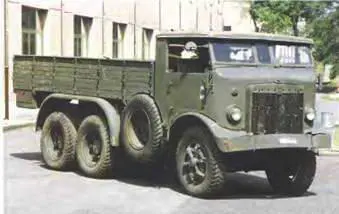 Бреда Довункуэ52 6X41953 г В 1941 г Бреда выпустила опытную партию - фото 324