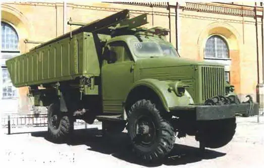 ГАЗ6ЗА с носовой секцией понтонного парка ЛПП 1953 г В 1952 г начался - фото 478