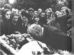 Похороны Шостаковича 14 августа 1975 г в Новодевичьем монастыре в Москве - фото 23