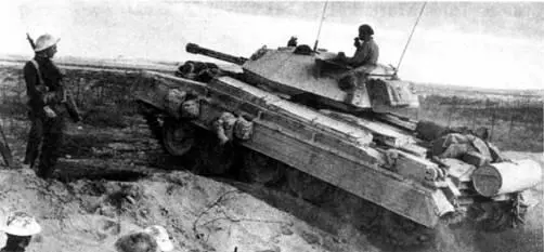 Crusader III преодолевает противотанковый ров ЭльАламейн ноябрь 1942 г - фото 117