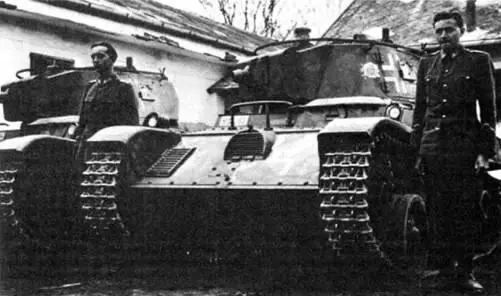 Легкие ганки Toldi I с еще не установленным вооружением 1941 г Опытный - фото 157