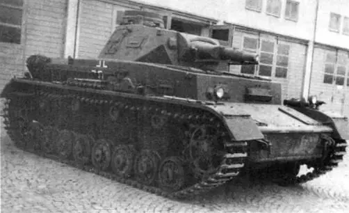 Танк PzIV AusfB в парке одной из танковых частей Вермахта 1939 г PzIV - фото 230