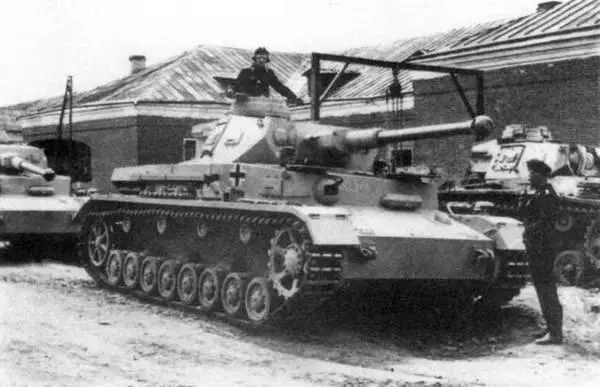 P2IV AusfG на НИБТПолигоне в Кубинке 1947 г Эта машина 83122 - фото 238