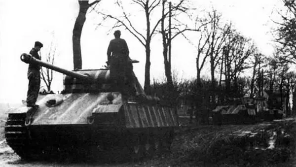 Колонна танков Пантера AusfG Район Кюстрина февраль 1945 г Головная - фото 254